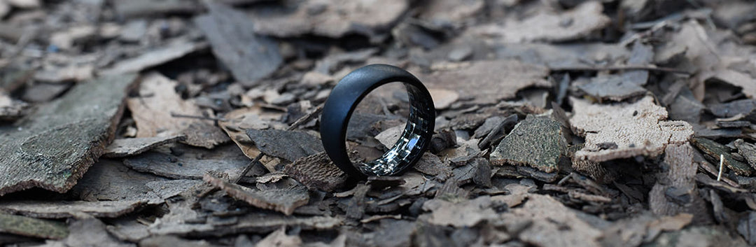 5 Reasons to Choose a Carbon Fiber Wedding Band